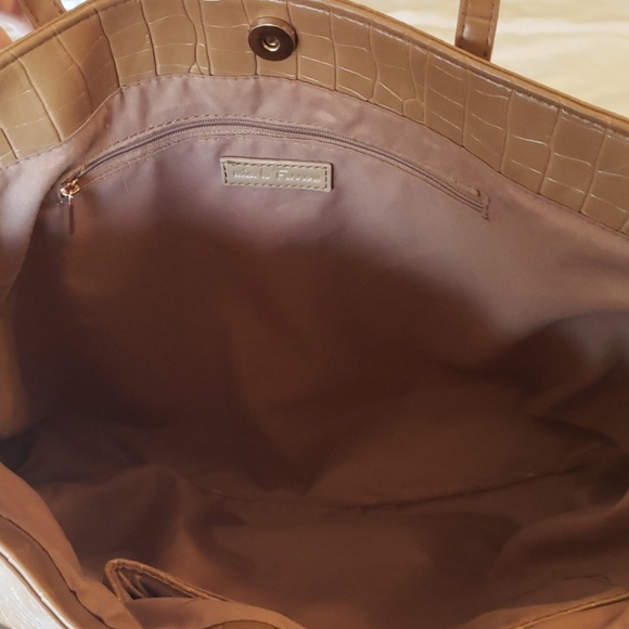 **SOLD**NWOT Mia K. Farrow Purse - Picture 3 of 5